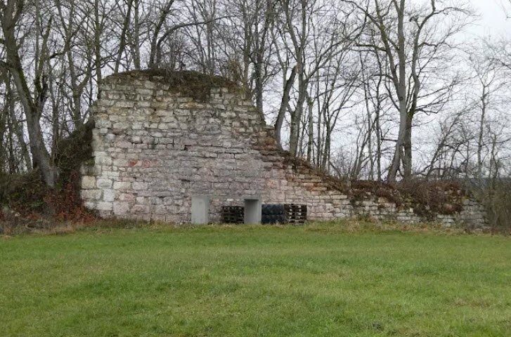 Burg Waldsberg (Krumbach), Germany